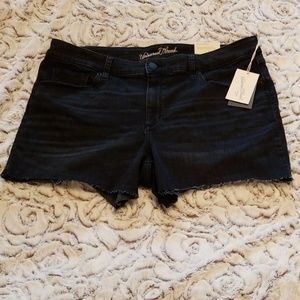 * NWT* UNIVERSAL THREADS Jean Short
